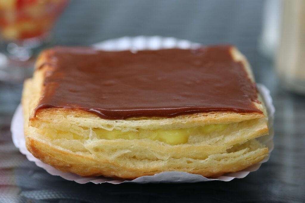 湯布院で楽しむ名物スイーツの人気店はどこ？