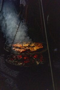 九州の肉グルメ旅行で人気のおすすめスポットはどこ？